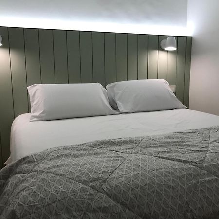 Fabulous And Quiet Apartment+Balcony In Barrio Norte. Your Easy Access To Buenos Aires! エクステリア 写真